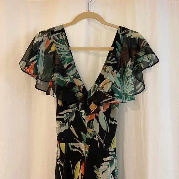 Fancy Floral Jumpsuit - Picture 3 of 10